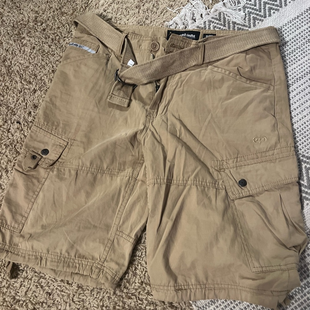 Men’s Ecko Unlimited Tan Shorts sz 32